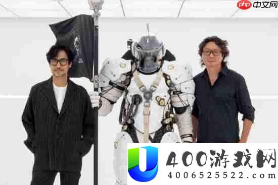小岛秀夫和许知远合照