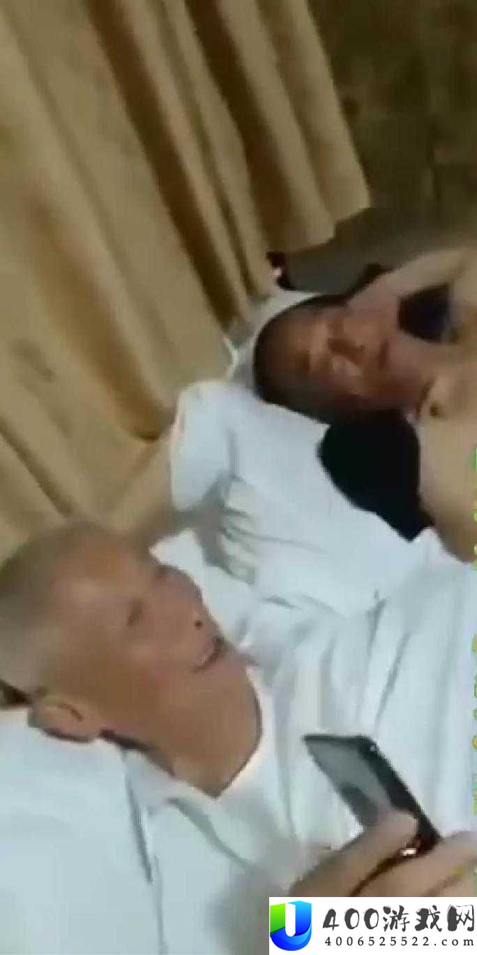 GaySeX巨大老人洗澡老头乐